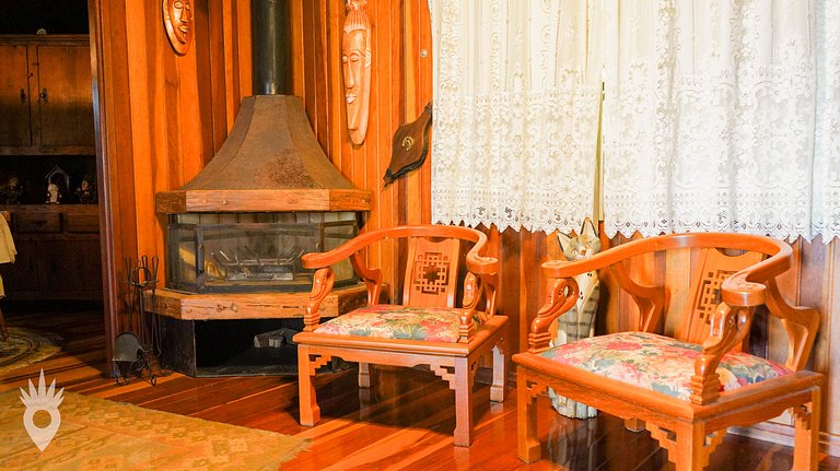 Casa Europea con Chimenea y Piscina en Indaiatuba