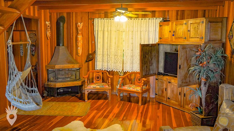 Casa Europeia com Lareira & Piscina em Indaiatuba