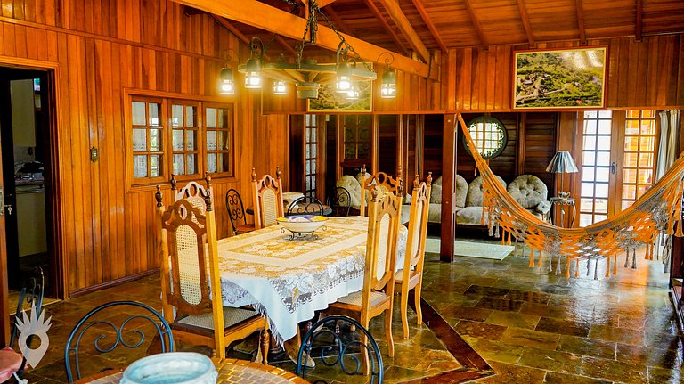 Casa Europeia com Lareira & Piscina em Indaiatuba