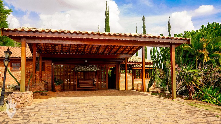 European House with Fireplace & Pool in Indaiatuba