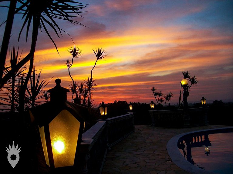 Casa Europeia com Lareira & Piscina em Indaiatuba