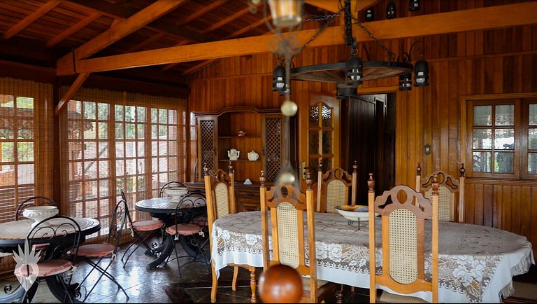 European House with Fireplace & Pool in Indaiatuba