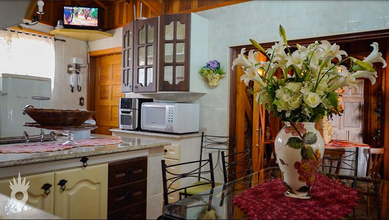 Casa Europeia com Lareira & Piscina em Indaiatuba