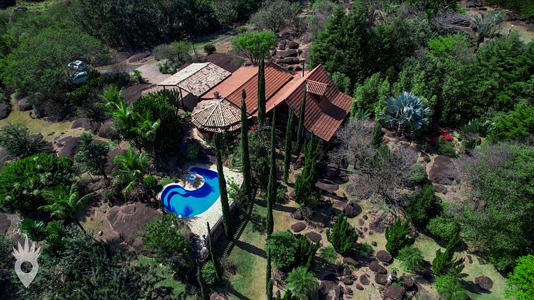 Casa Europea con Chimenea y Piscina en Indaiatuba