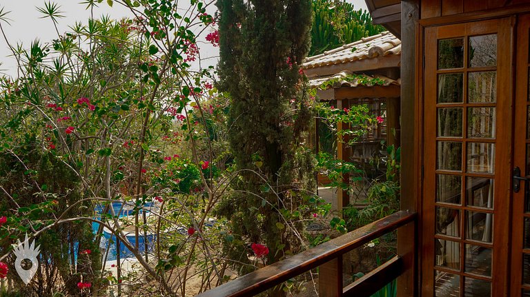 Casa Europea con Chimenea y Piscina en Indaiatuba