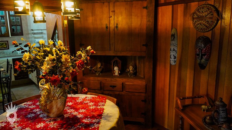 Casa Europeia com Lareira & Piscina em Indaiatuba