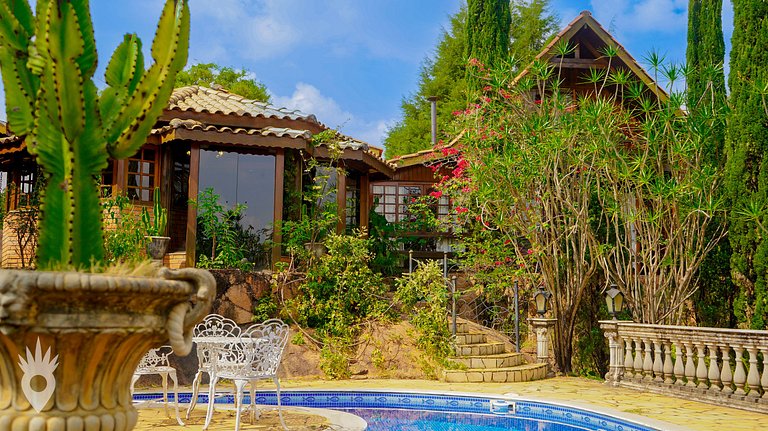 European House with Fireplace & Pool in Indaiatuba