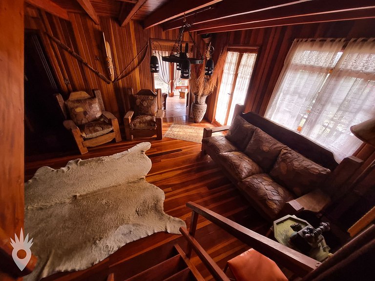 European House with Fireplace & Pool in Indaiatuba