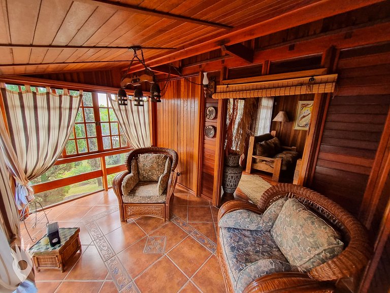 European House with Fireplace & Pool in Indaiatuba