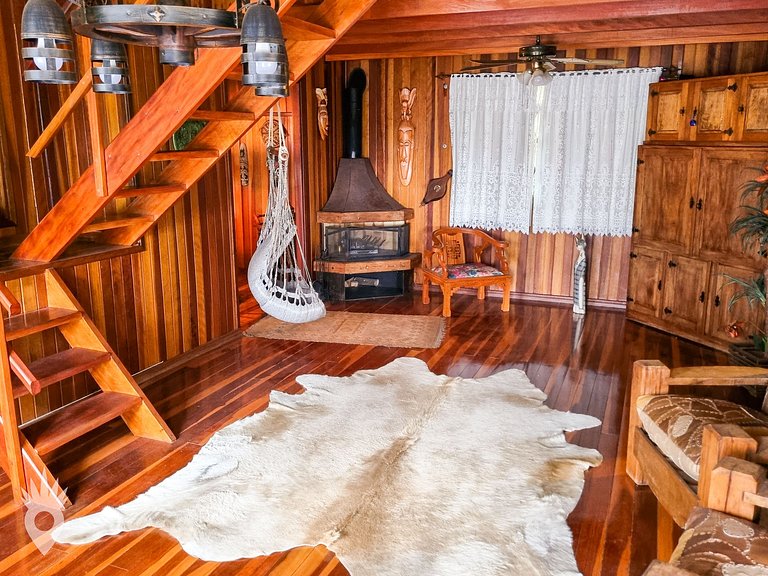 Casa Europea con Chimenea y Piscina en Indaiatuba