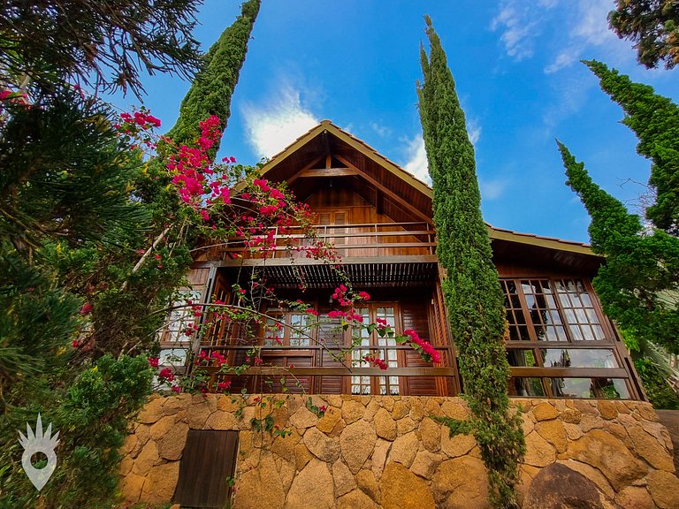 European House with Fireplace & Pool in Indaiatuba