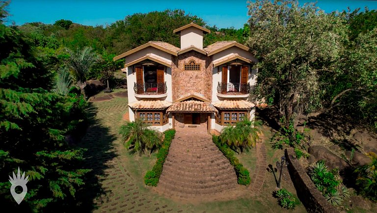 House with Pool & Gourmet Area in Indaiatuba