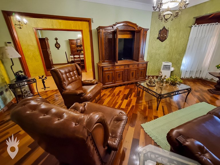 Casa com Piscina & Área Gourmet em Indaiatuba