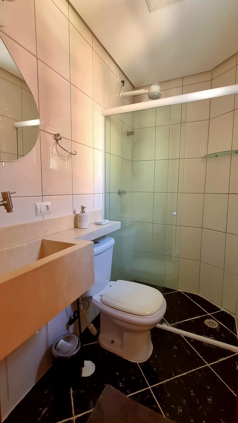 Apartamento na Praia do Tombo em Guarujá-SP