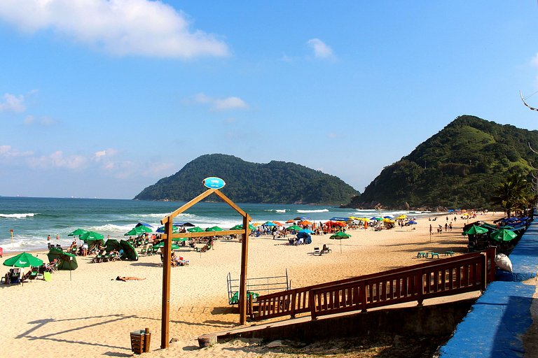 Apartamento na Praia do Tombo em Guarujá-SP