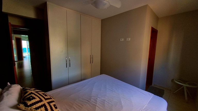 Apartamento na Praia do Tombo em Guarujá-SP
