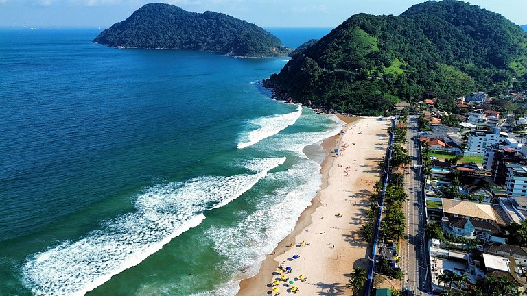 Apartamento na Praia do Tombo em Guarujá-SP