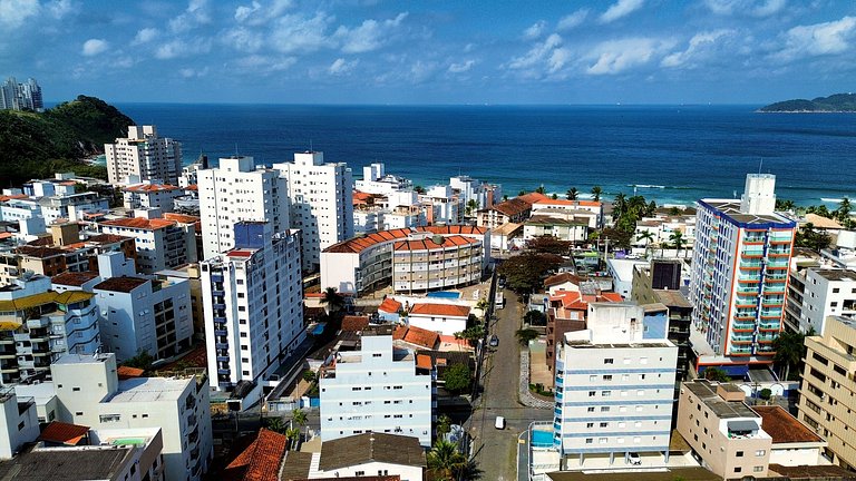 Apartamento na Praia do Tombo em Guarujá-SP